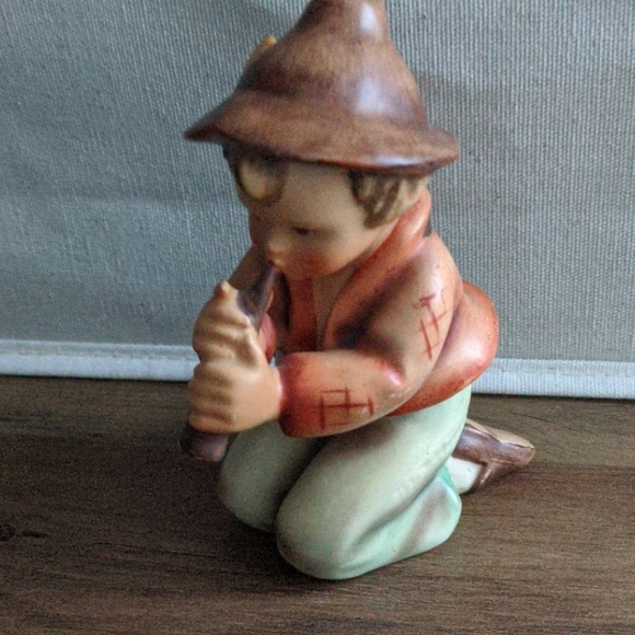 Goebel Hummel Nativity "Little Tooter" figurine